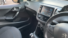 Peugeot 208 1.2 PureTech 82 Signature 5dr [Start Stop] Petrol Hatchback